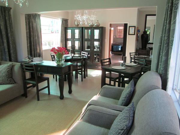 Elegant dining setup at Gunther's Country House